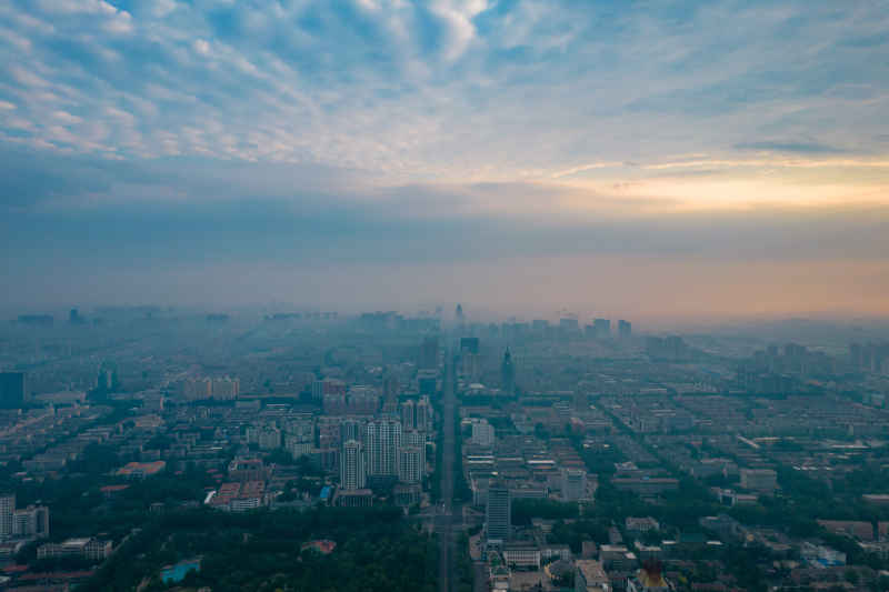 淄博城市清晨迷雾航拍摄影图日出