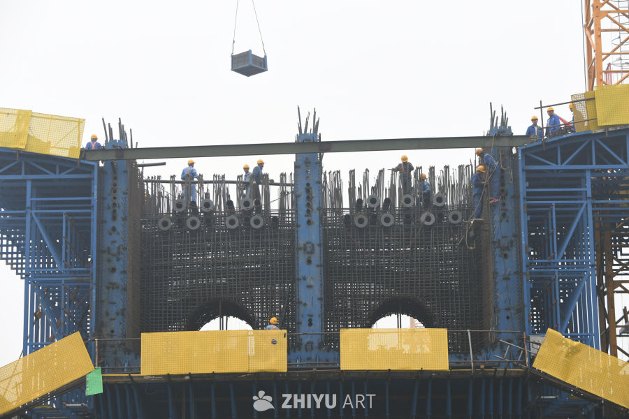 高空作业中的建筑工地
