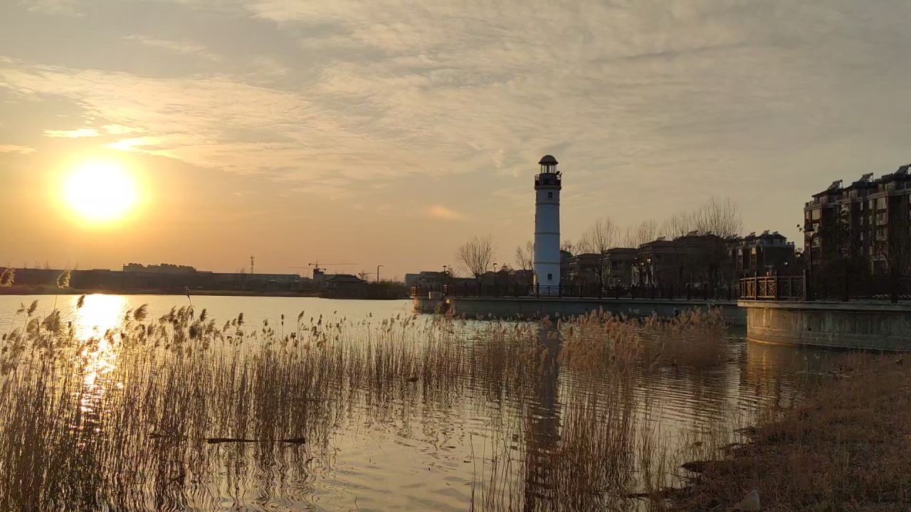 湖景夕阳