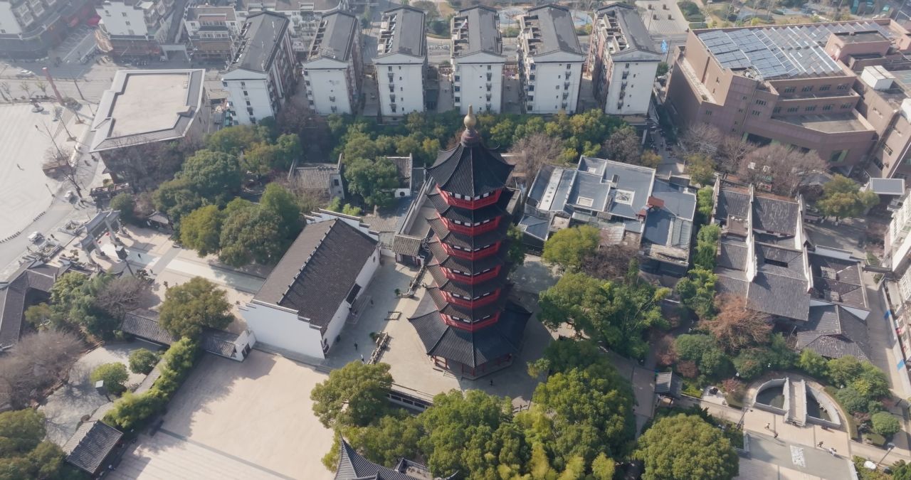 江西南昌绳金塔城市建筑航拍 4