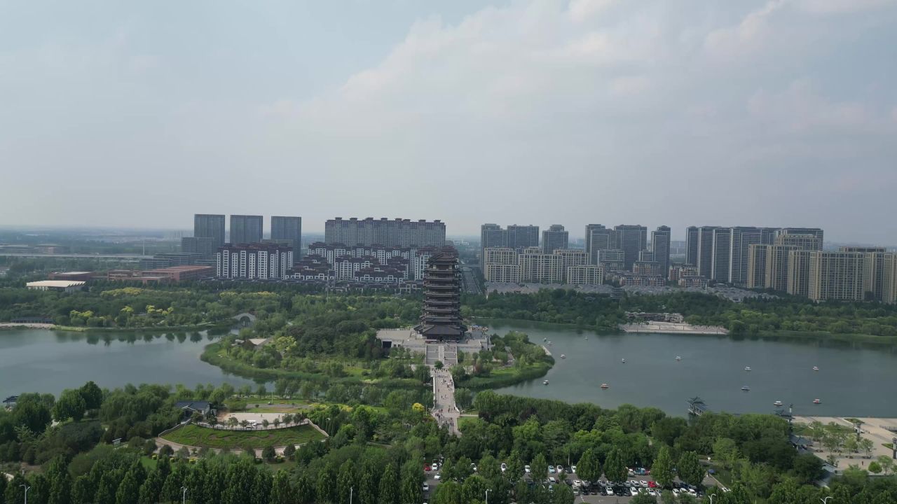  航拍山东淄博齐盛湖公园海岱楼