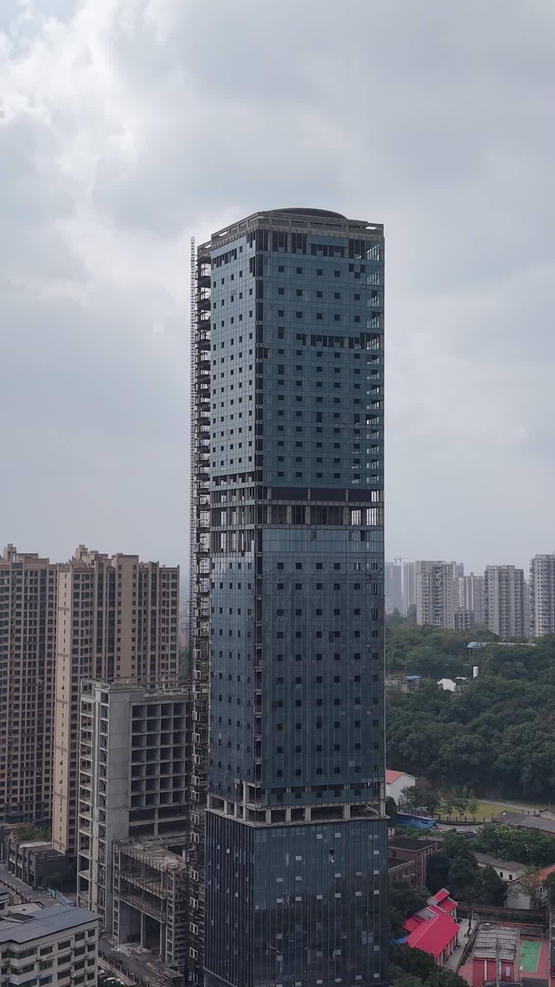 云端的城市天际线