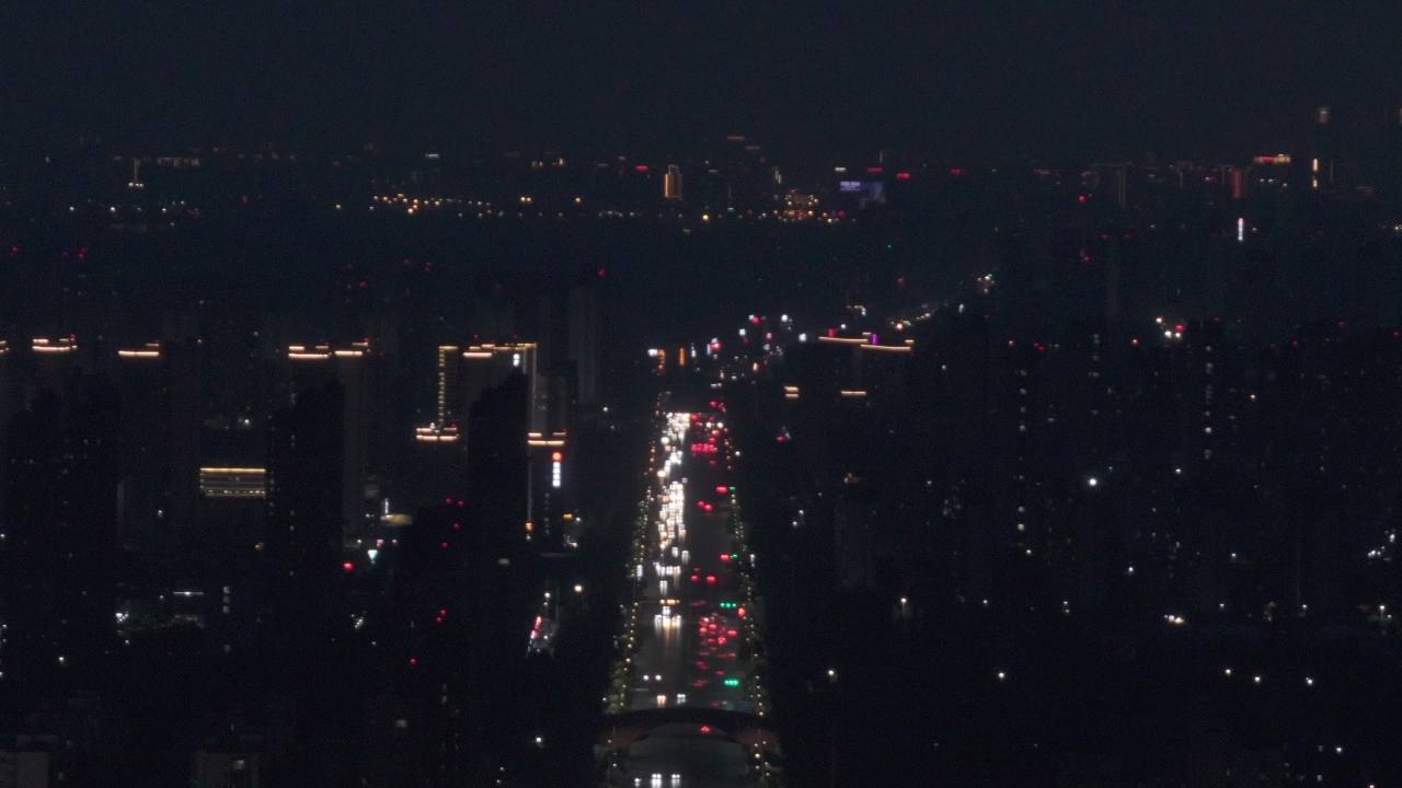 都市夜色车流