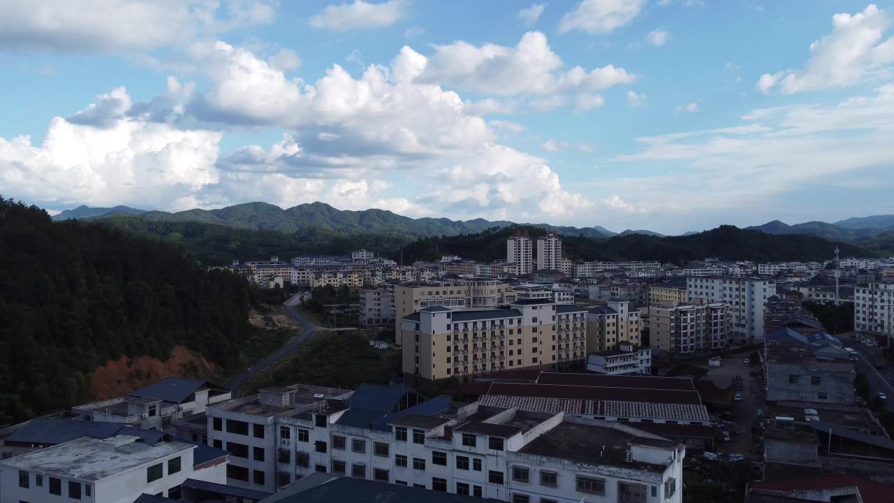 云边下的小镇 4