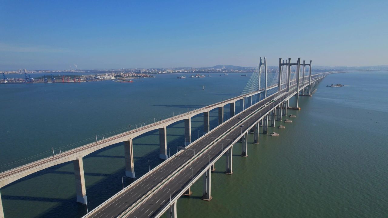 航拍泉州湾大桥建筑风光