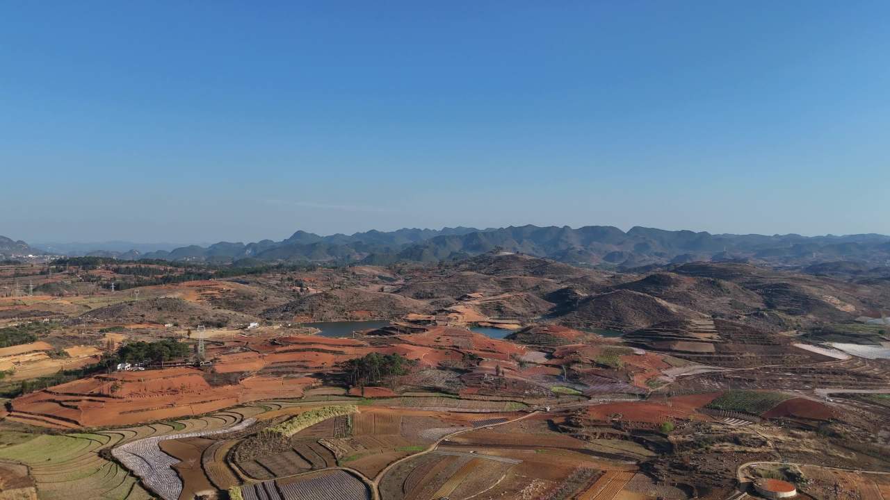 山间田园风光
