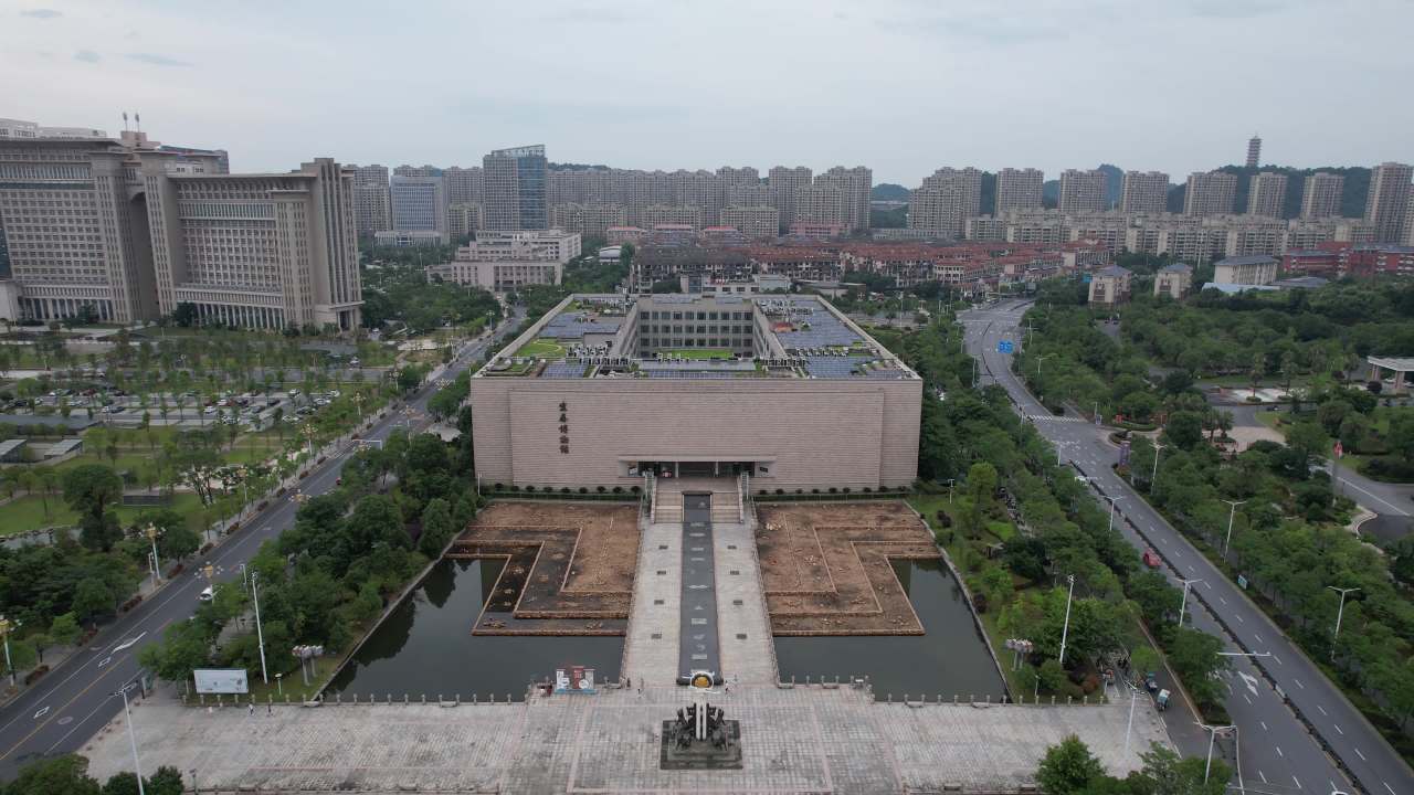 城市中心的现代建筑群