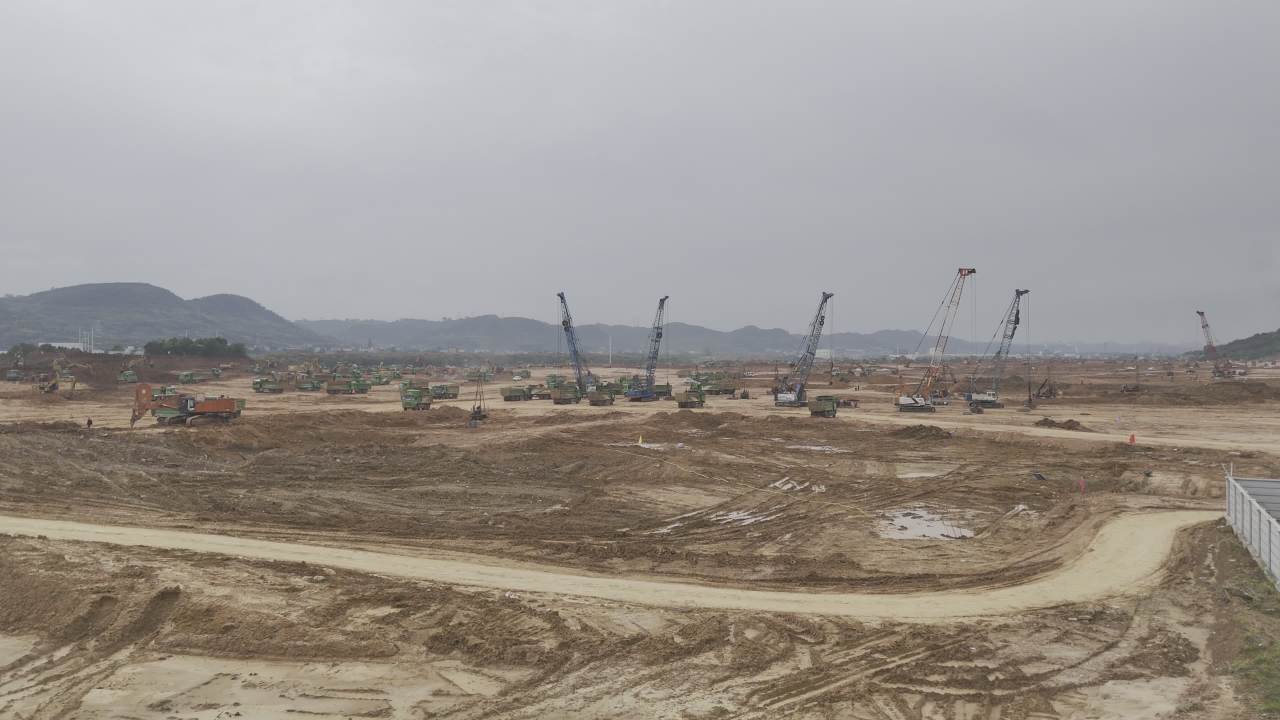 航拍大型建筑工地施工现场