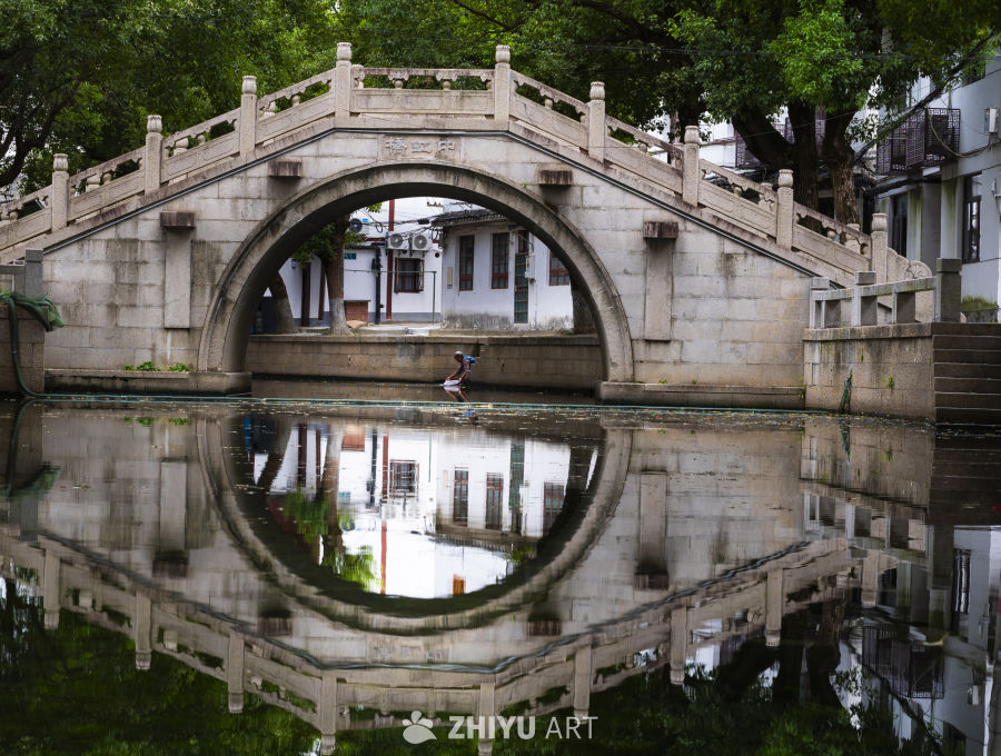 古桥映水乡