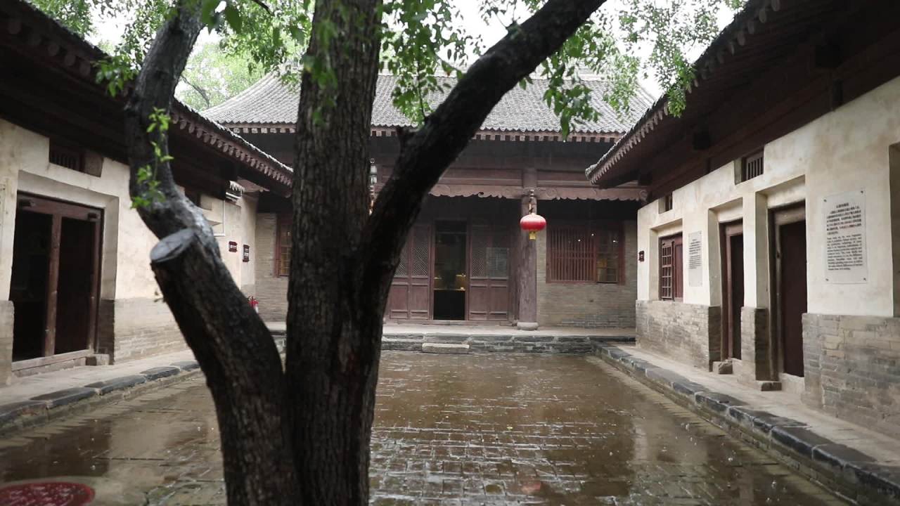 老房子下雨