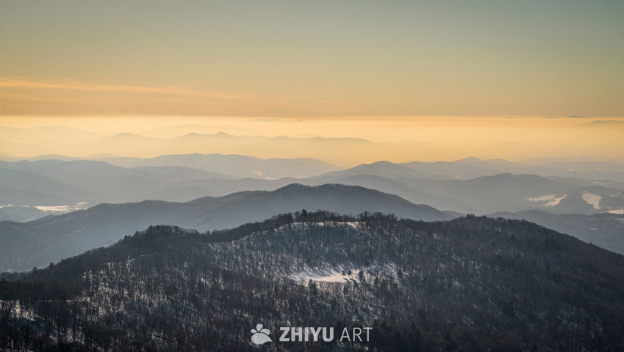 冬天来了，东北通化四方顶子的余晖