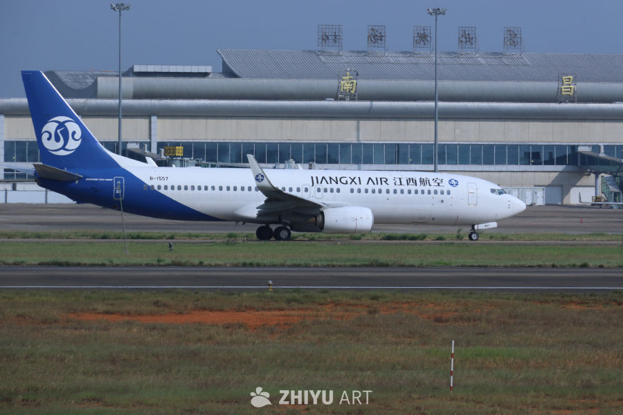 江西航空飞机在南昌机场