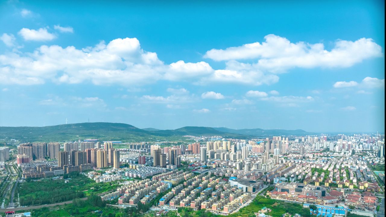 城市居民区绿地前景航拍延时