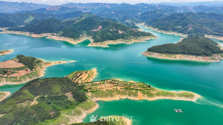 夏日贵州万峰湖 7