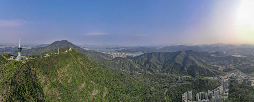 航拍山脉