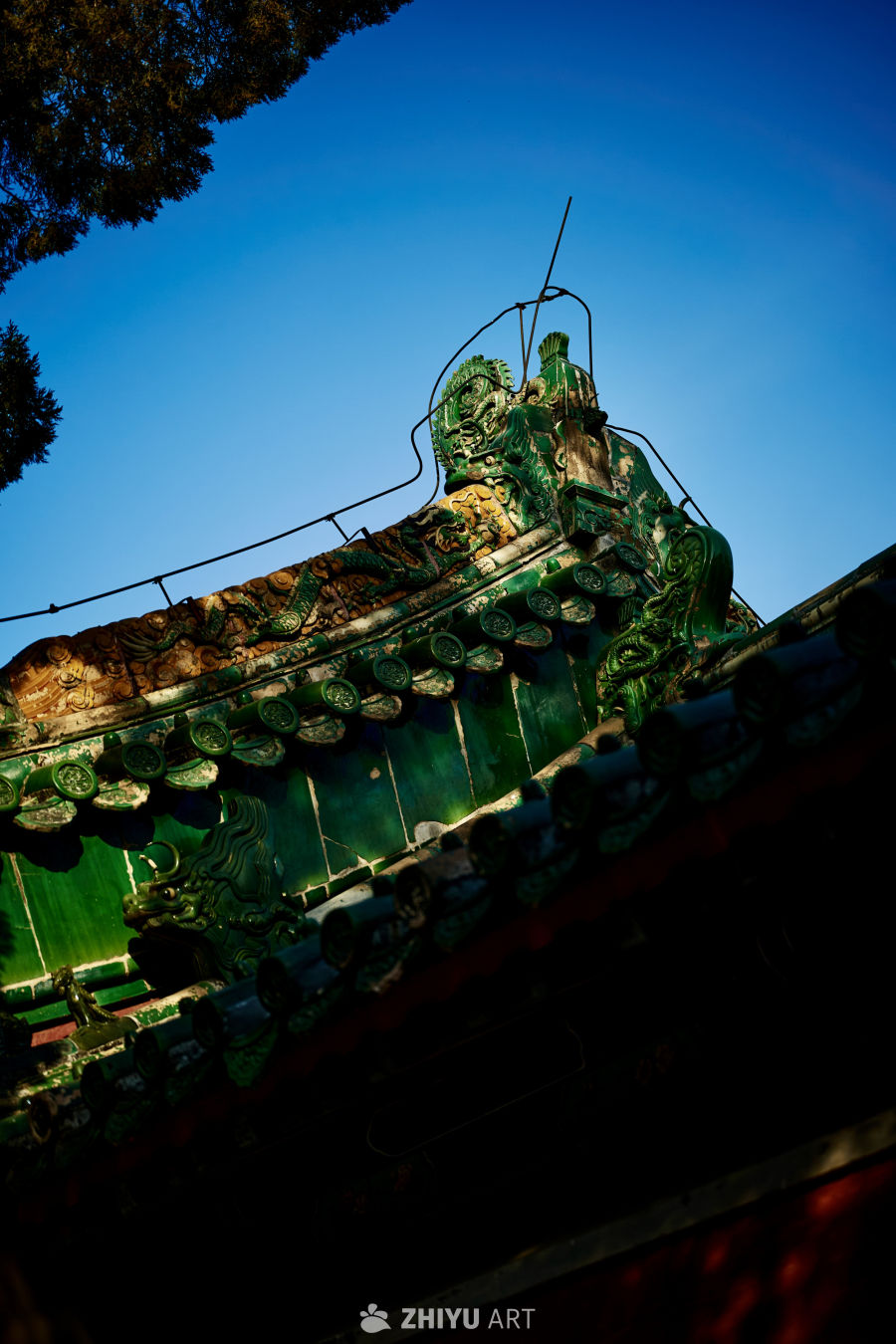 古建筑琉璃瓦仰视图