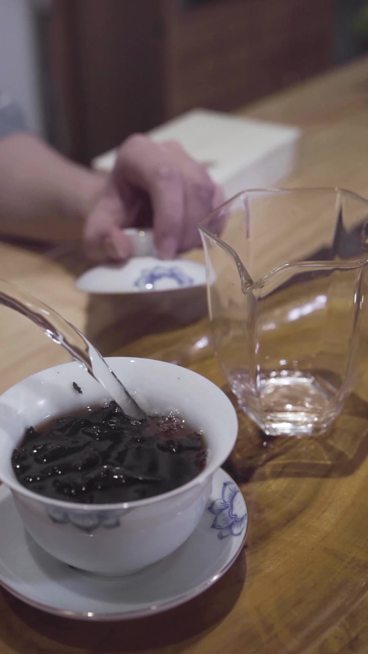 茶艺表演：盖碗泡茶