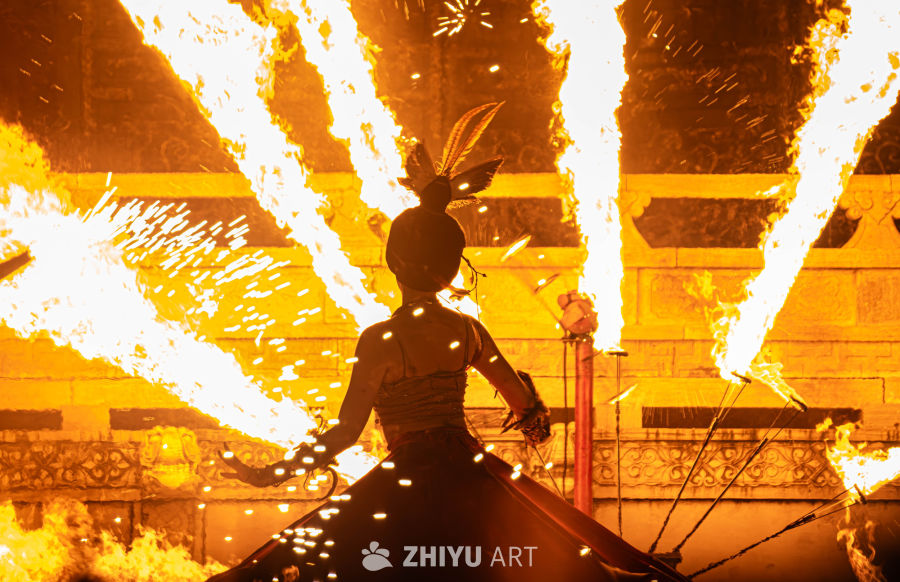 火舞之夜：火花与光影的盛宴