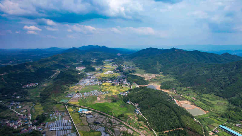 山川丘陵农田农业种植美丽乡村航拍 