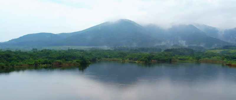 雾里山湖
