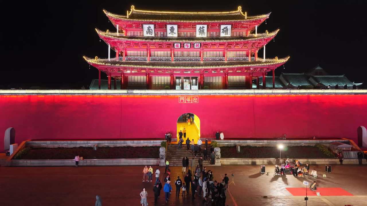 夜色中的古建筑