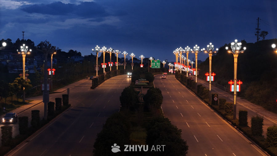 夜幕下的城市公路