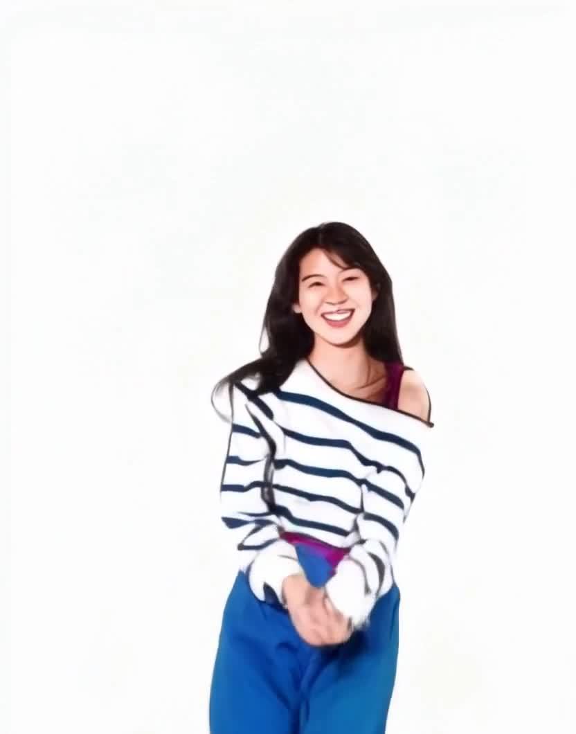 卡通女孩蓝色裤子条纹衫挥手微笑