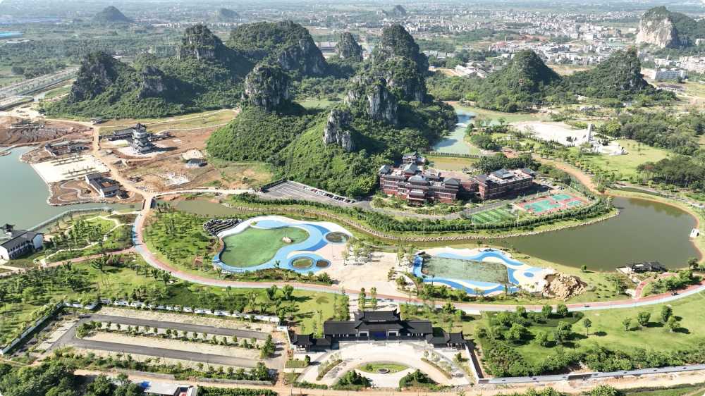 广西城市公园航拍全景图