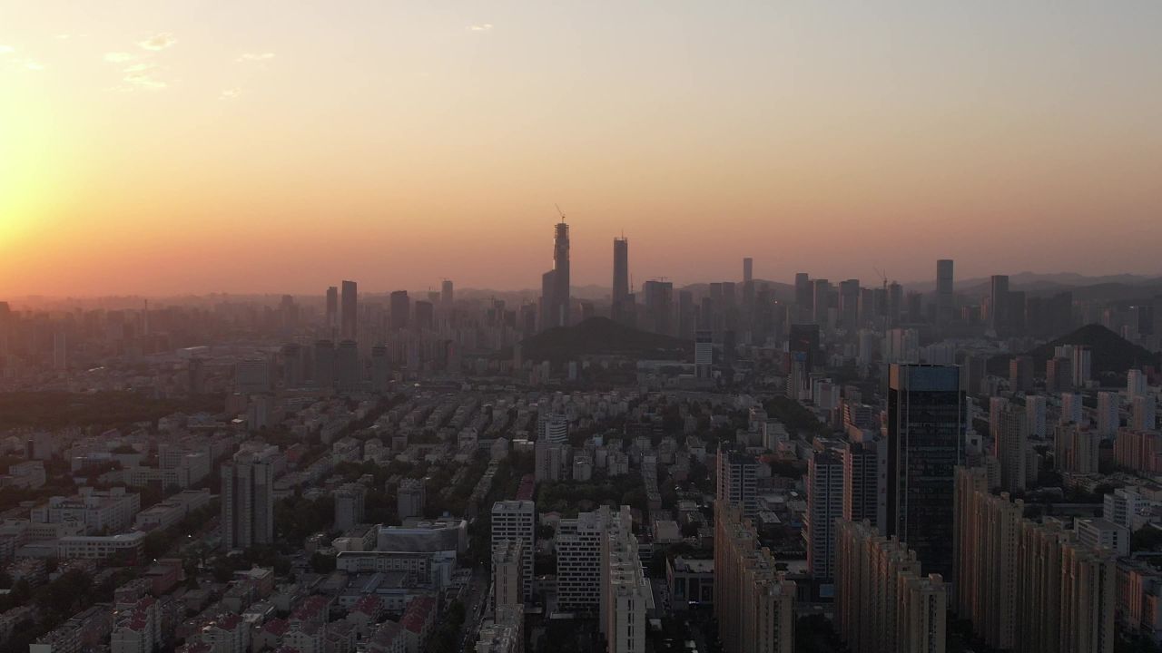 城市清晨迷雾高楼航拍 
