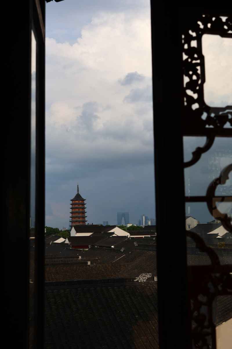古今同框北寺塔东方之门