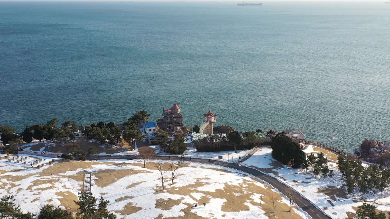 青岛小麦岛海边雪景航拍 3