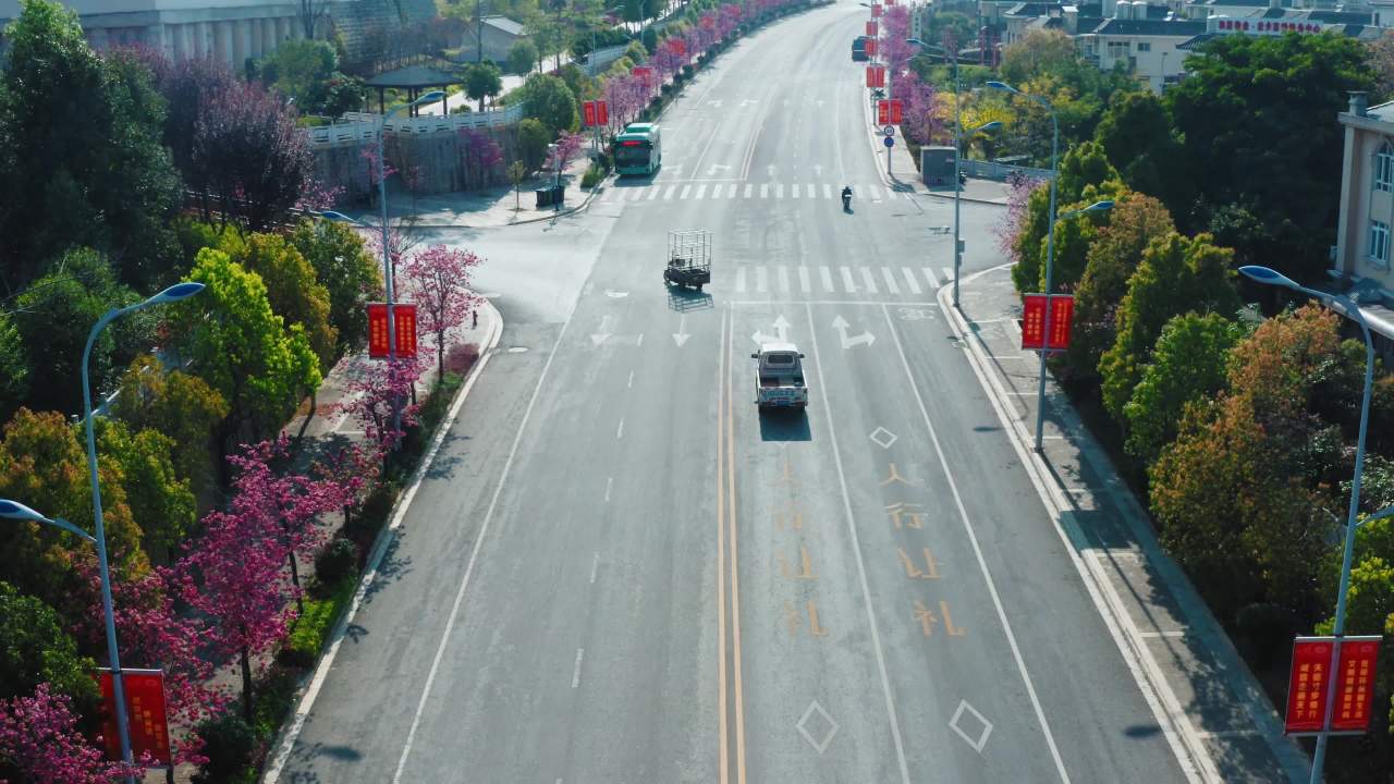 城市街道的宁静时光