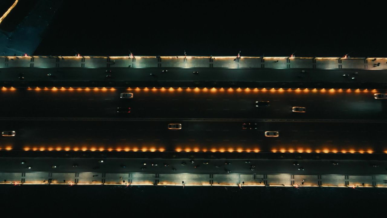  城市航拍广西桂林解放大桥航拍夜景延时 