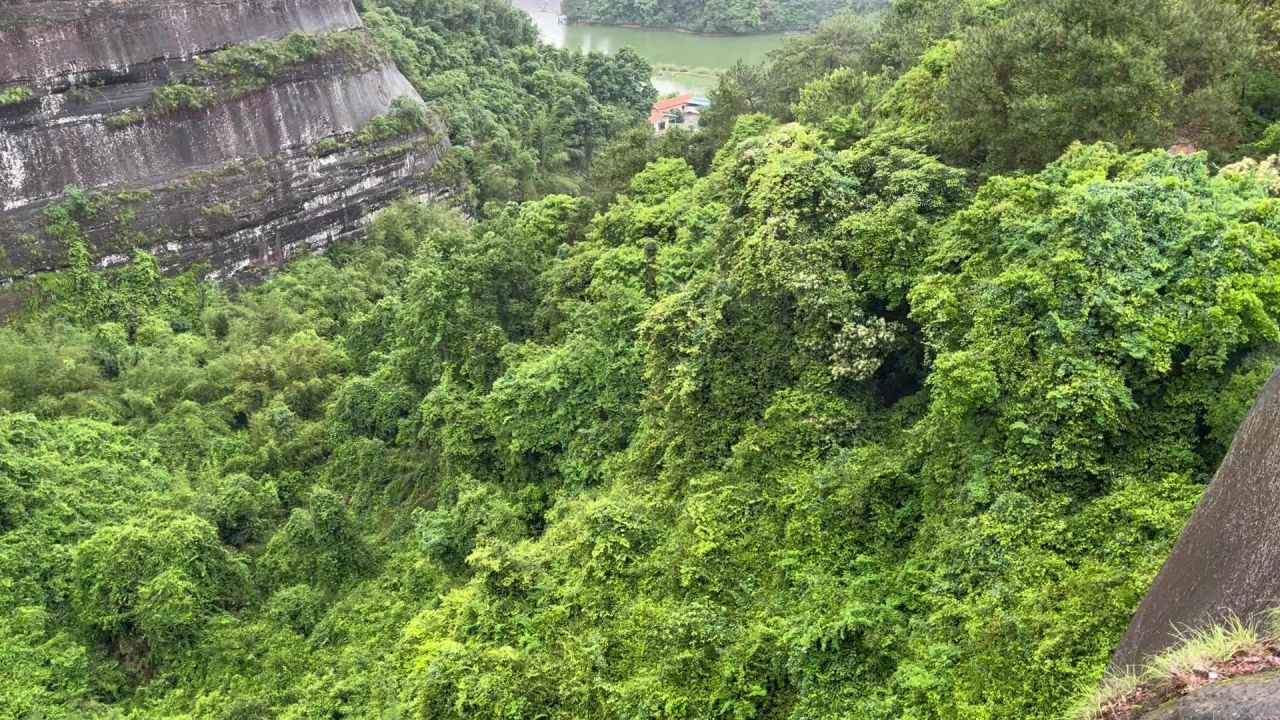 群山