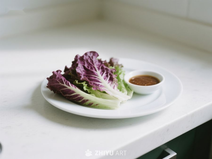 紫叶生菜配酱料盘 653