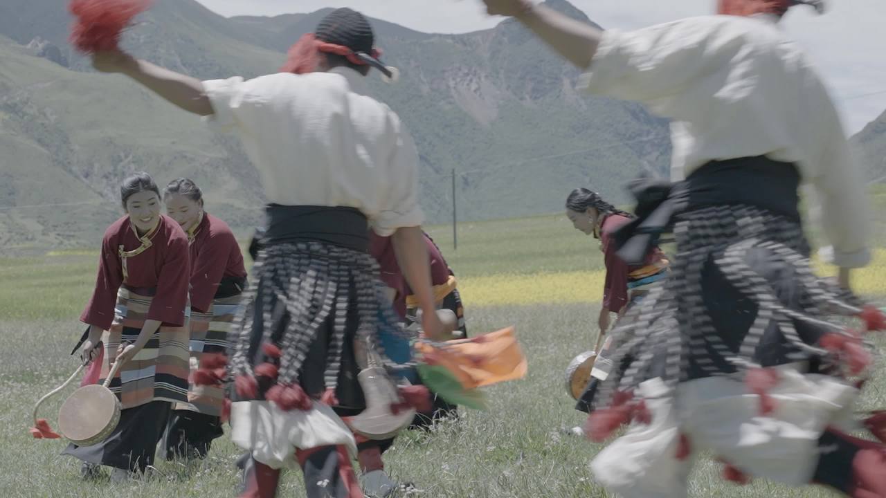 高原草地民族舞蹈
