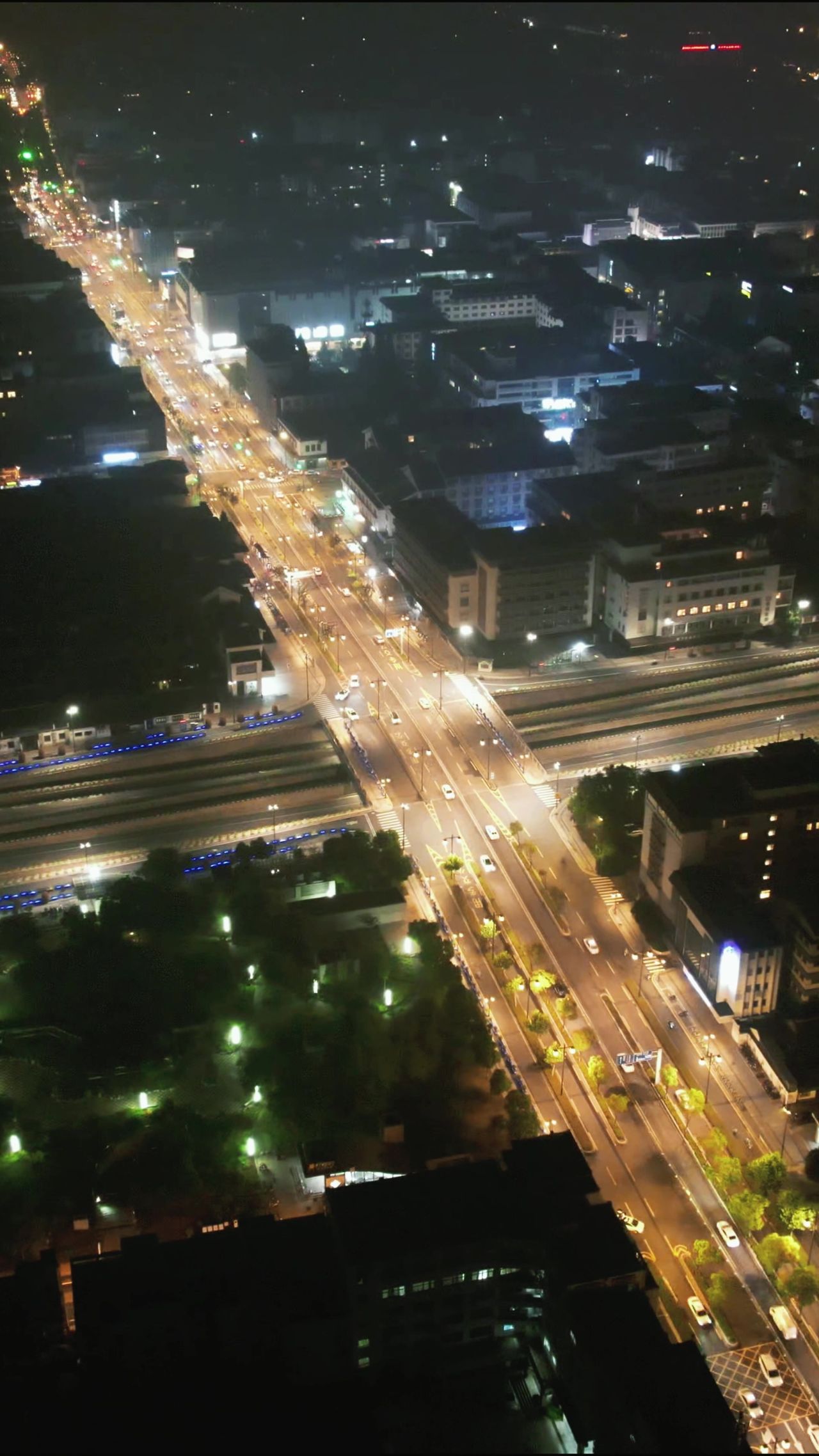 城市夜景交通竖屏航拍 