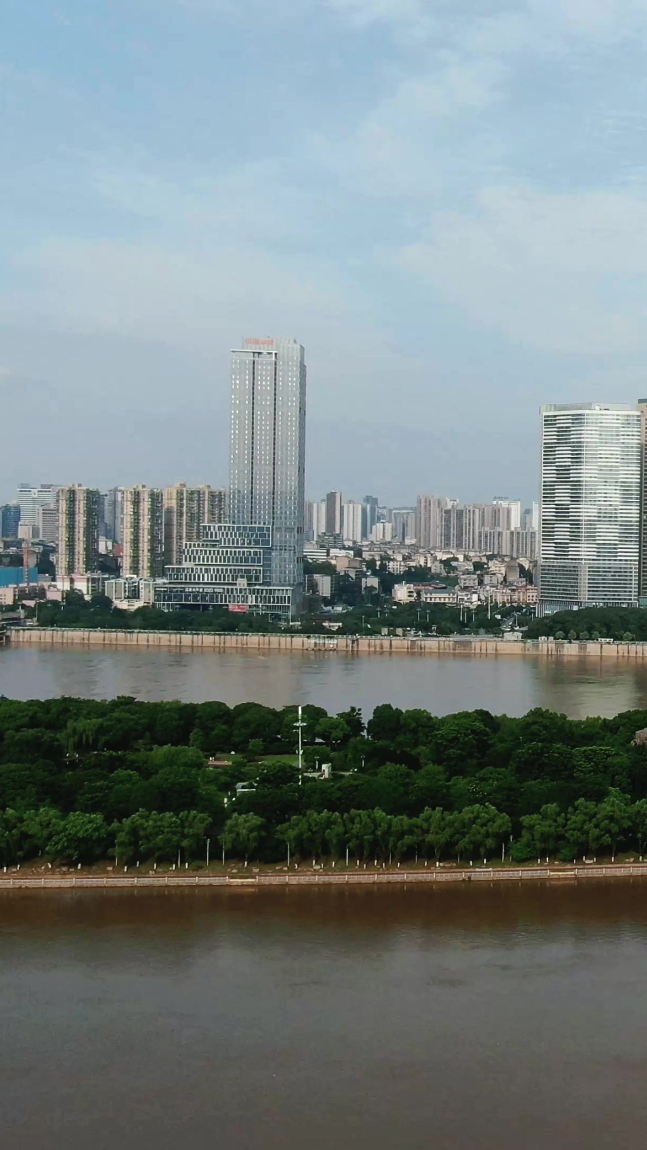 城市航拍湖南长沙湘江边高楼建筑