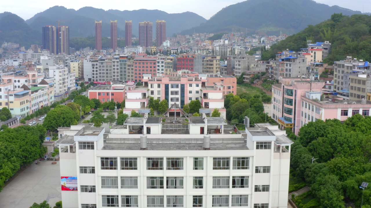 富宁县新华镇中心学校-3