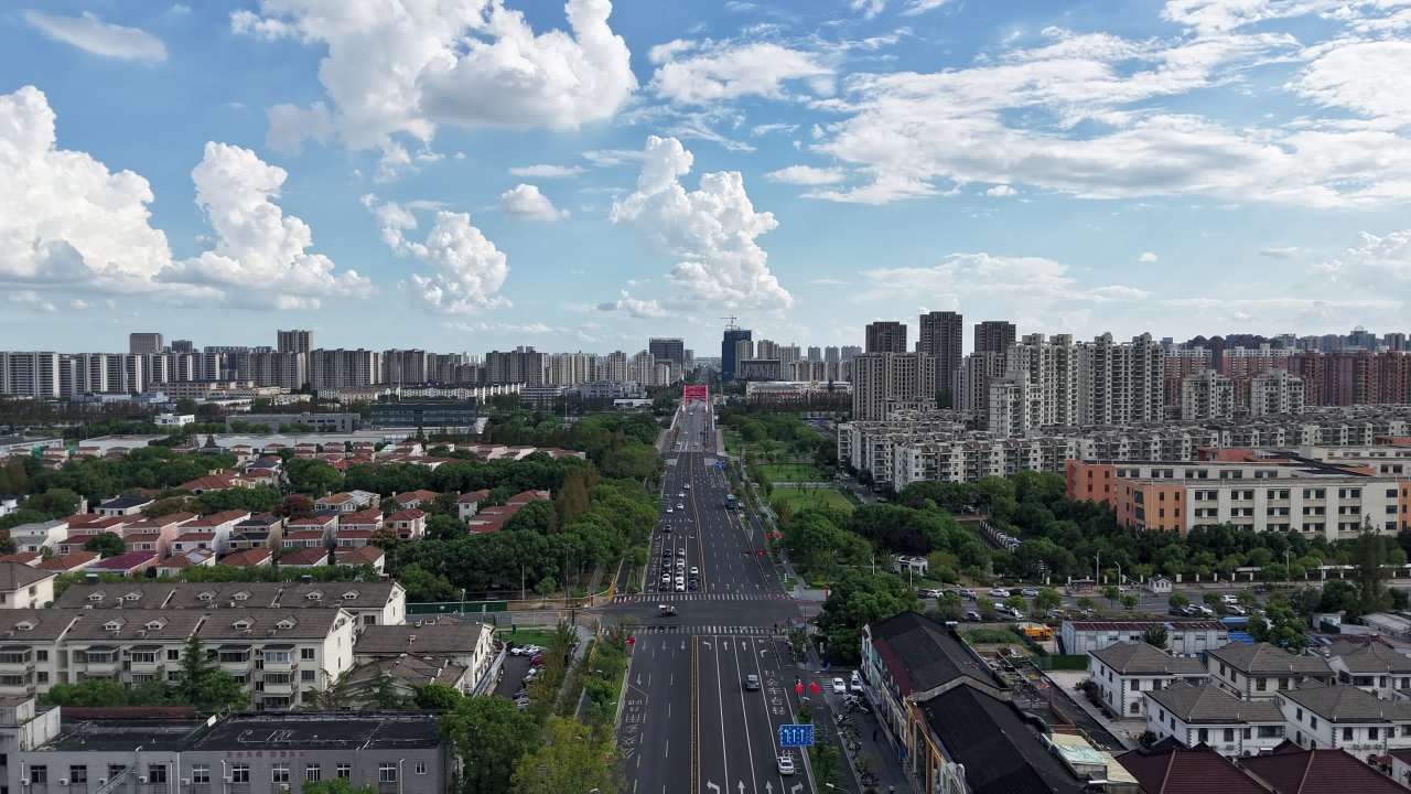 4k延时航拍昆山城市道路风光