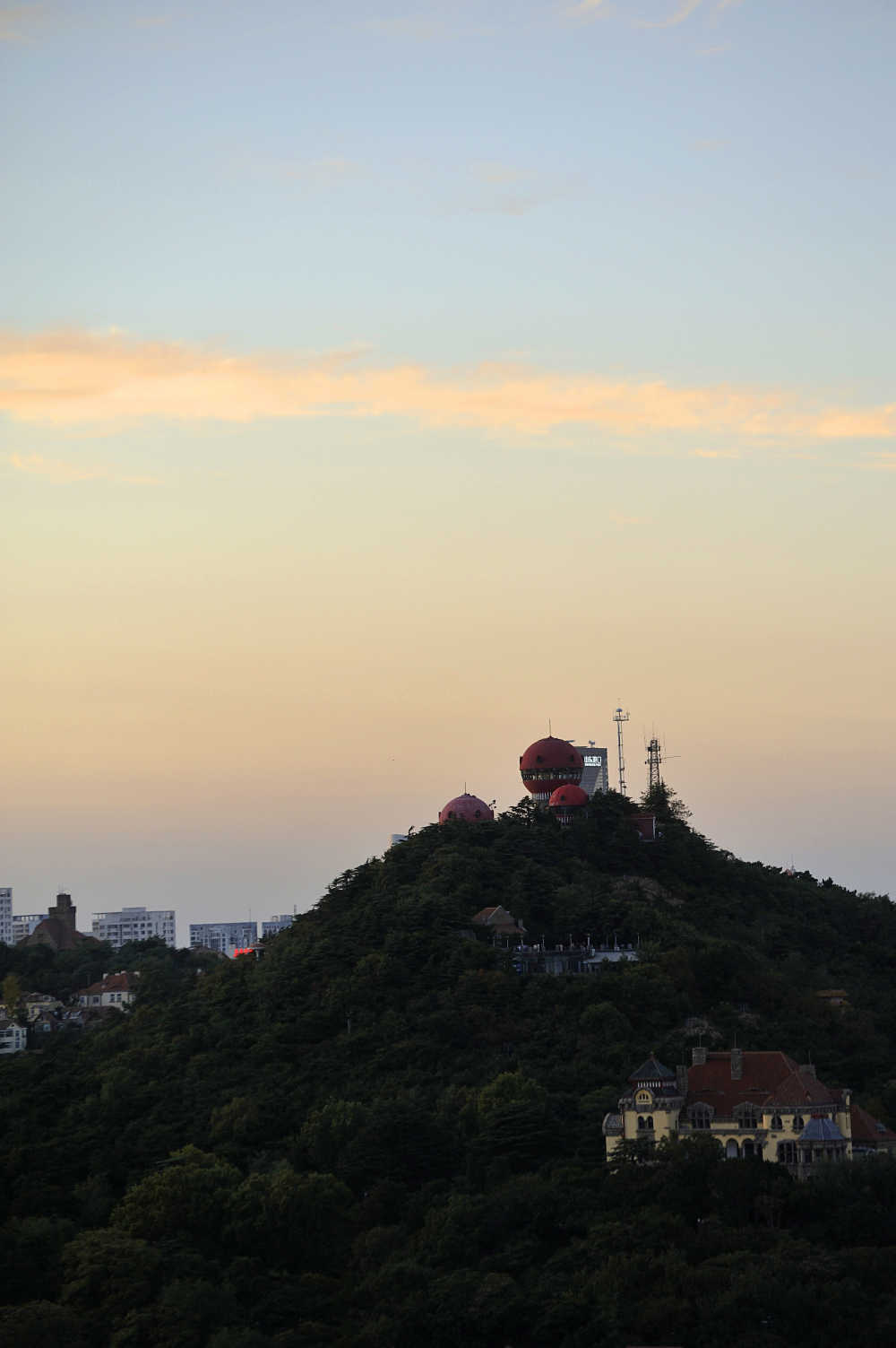 远眺信号山总督府