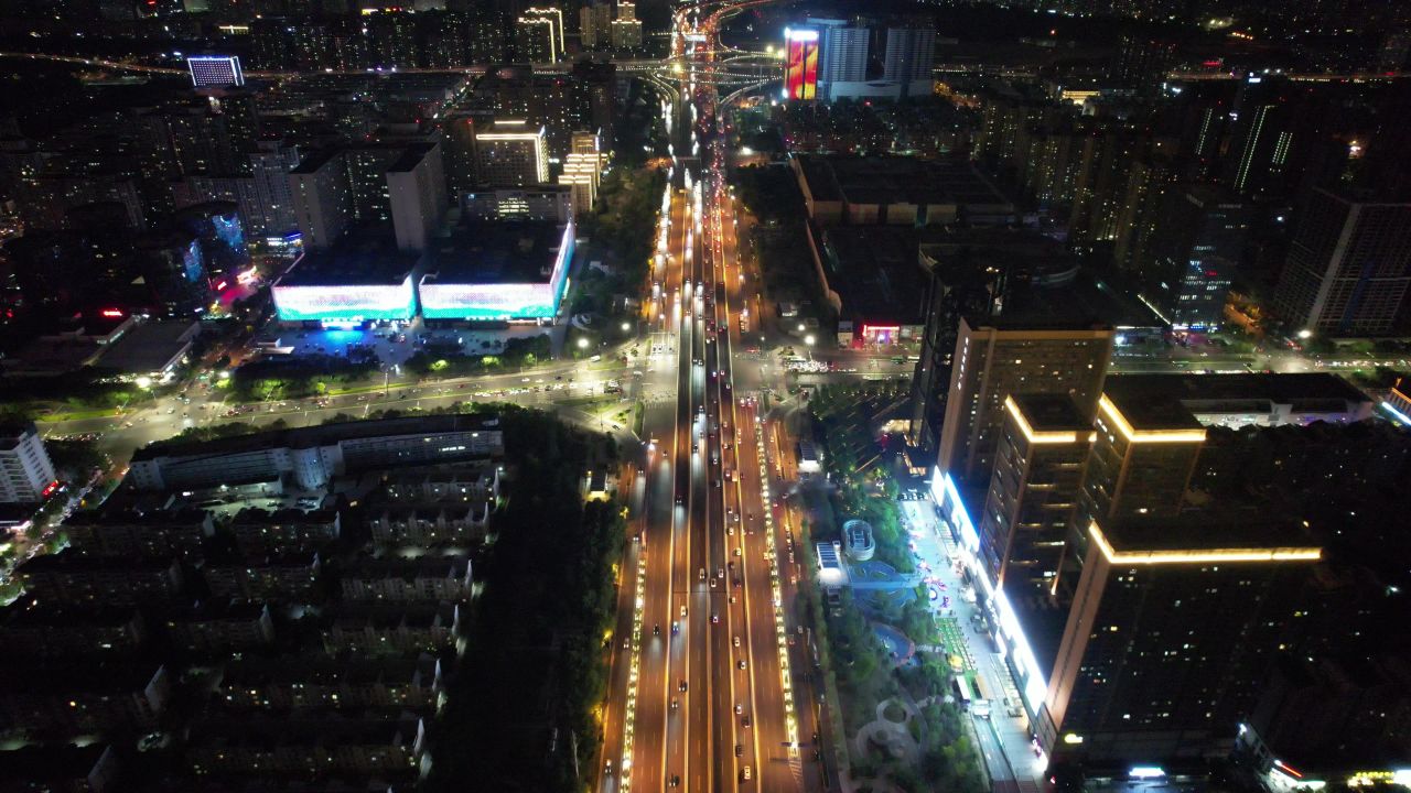 城市夜景拥堵交通车辆行驶 