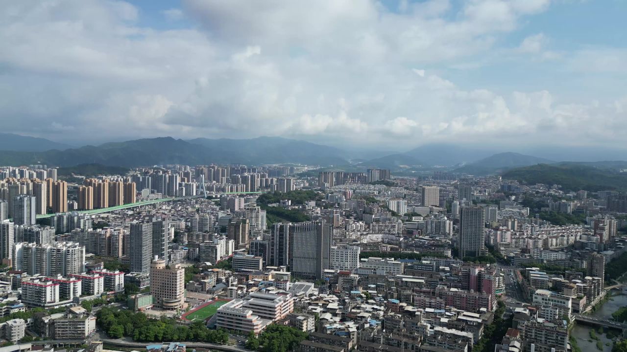 航拍福建龙岩城市大景