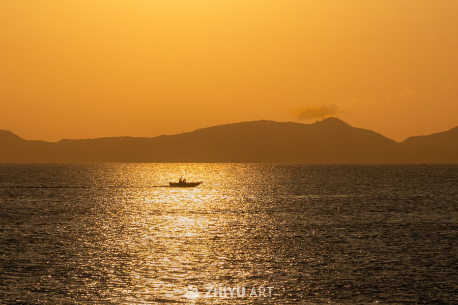 海边日出