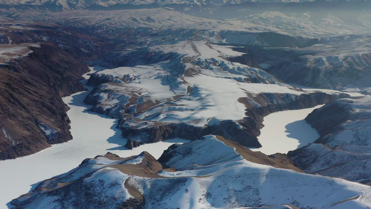 雪山壮丽景色