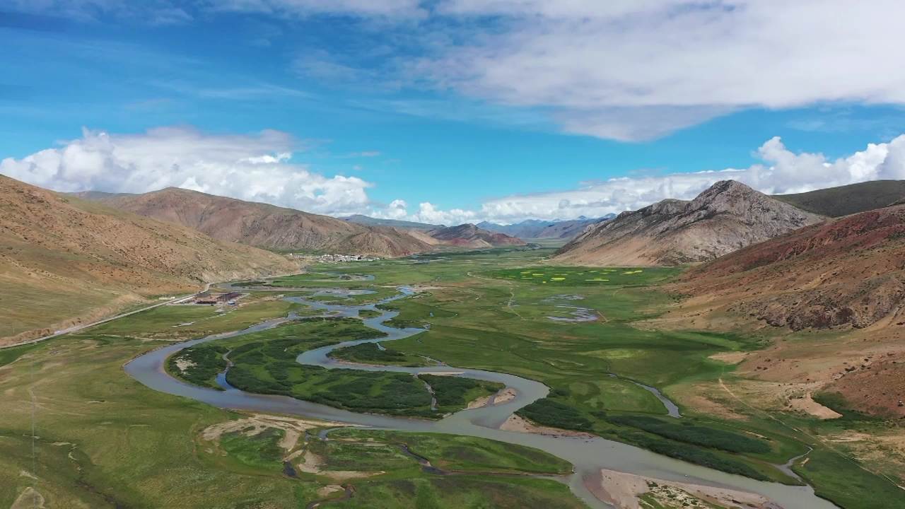 318国道邦达镇航拍风景