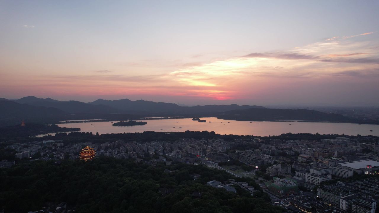 浙江杭州西湖河坊街夜幕降临晚霞