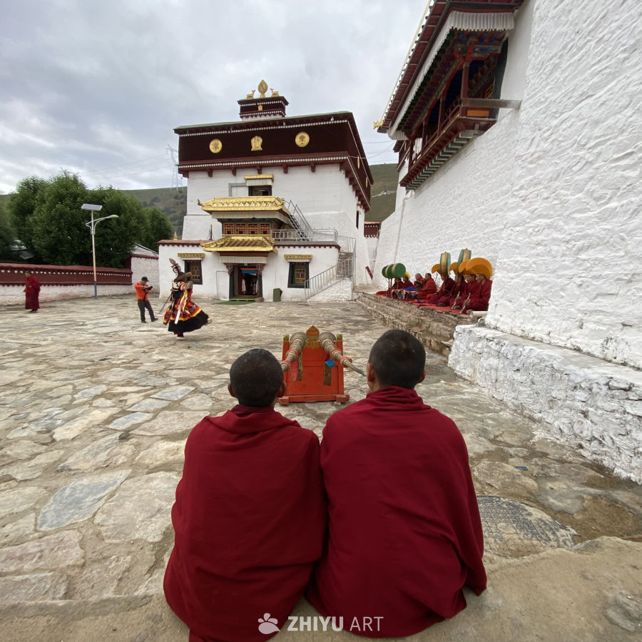 寺庙中的传统表演