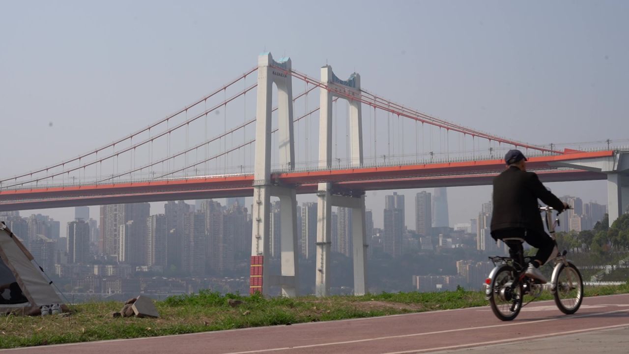 重庆鹅公岩大桥巴滨路看鹅公岩大桥