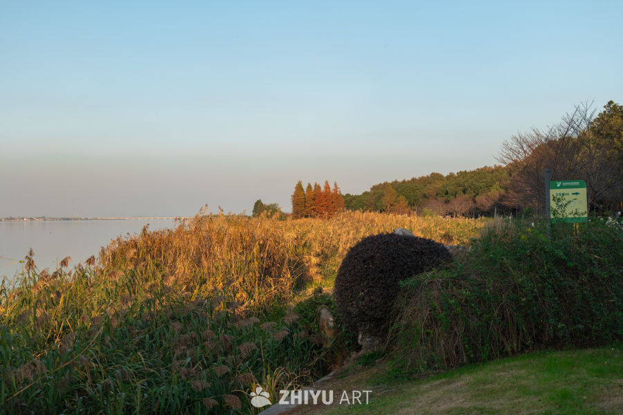 湖畔秋日夕阳景